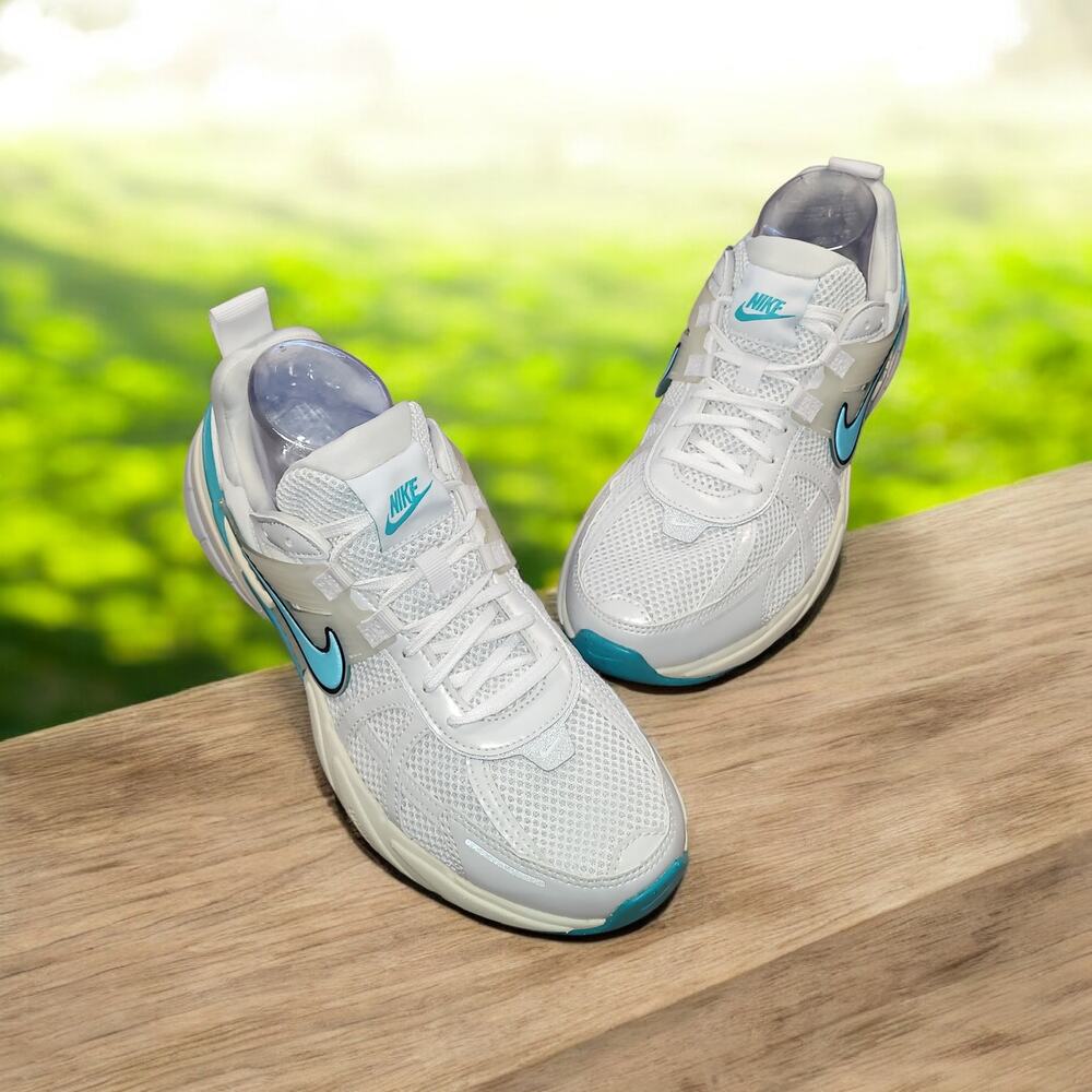 Nike V2K Run Sneakers 10 White Cactus Y2K Dad Shoe NWOT Campus College School
